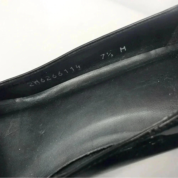 STUART WEITZMAN HEELS WOMENS 7.5 BLACK PATENT LEATHER TASSEL KITTEN - Picture 13 of 14